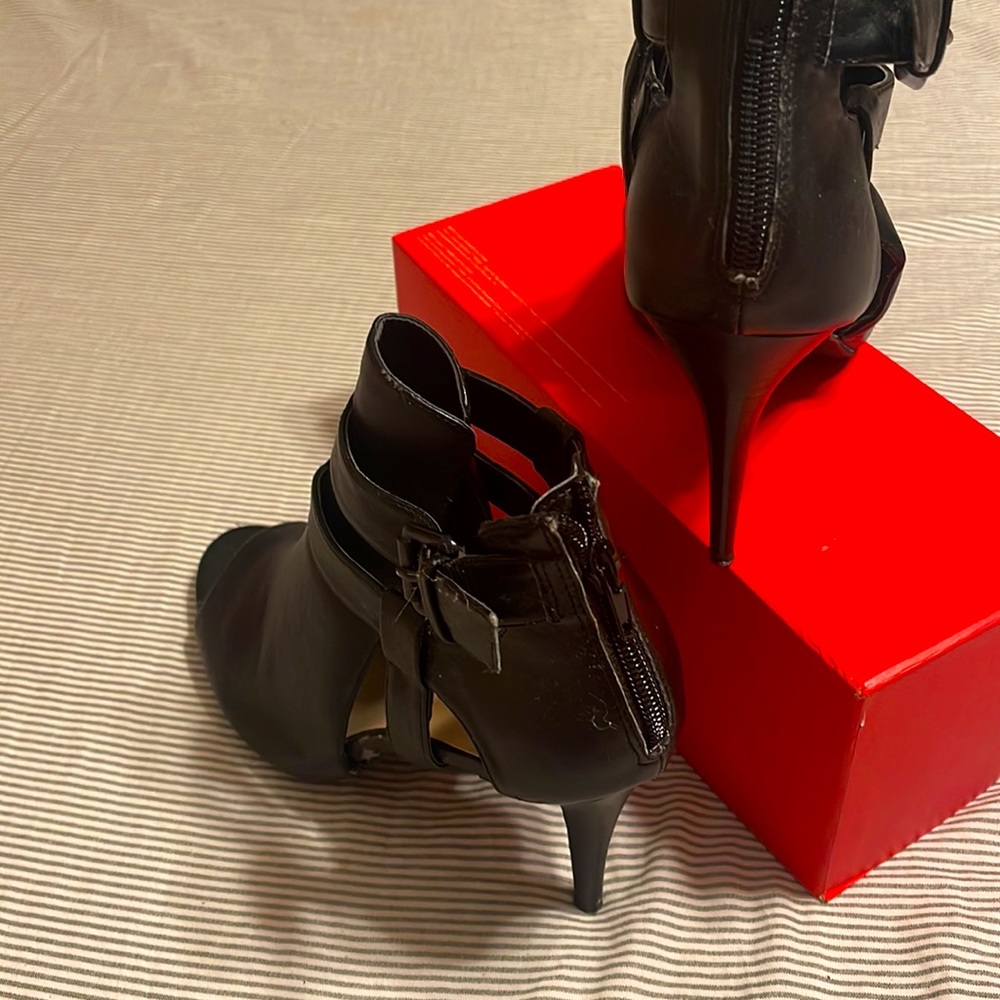 Nine West Black Heels Size 8 1/2 - Picture 8 of 10